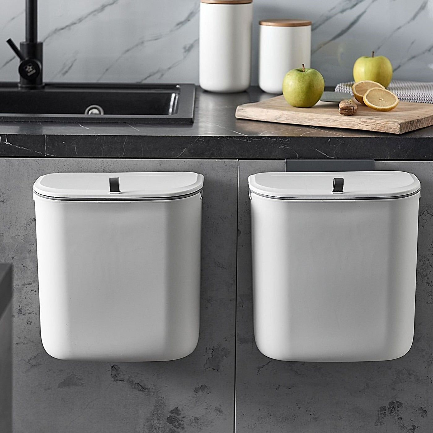 Poubelle Murale Suspendue pour une Cuisine ou Salle de Bain Ordonnée